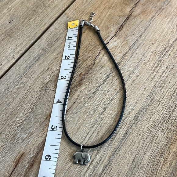 Ivory Ella Elephant Black Necklace Choker Silver Pendant Rare Boho Y2K Vintage - Picture 4 of 5